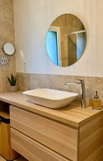 Agathe-Votre cocon 4 étoiles jacuzzi & spa - 2