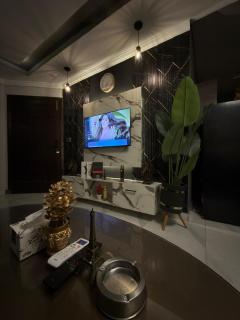 Luxury 2bed Apart Bahria Town Lahore - 1