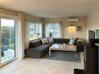 Idyllic Cabin At Bømlafjorden With Sea View - 4