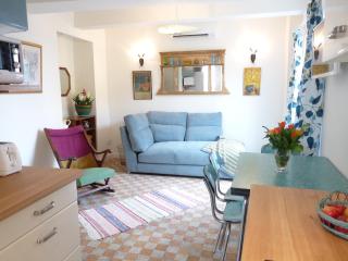 Donkey Cottage with Sea View - 9
