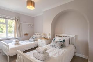 3 Bed in Rushmere St. Andrew oc-1lux - 2