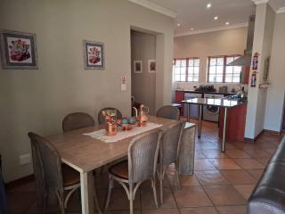 Charming 2-Bedroom House Rental in Scenic Dullstroom - 3