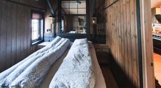 Traditional Family Cabin By Idyllic Tarn - 8
