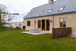 Communal Dining And Nature Near Jernhatten - 6