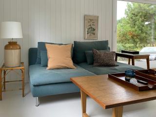 Bright Summer House With Sea View - 3