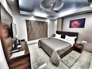 Hotel Purple Orchid Near Yashobhoomi - 7