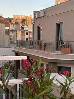 Curated Vintage Athenian apartment with Acropolis view - 1