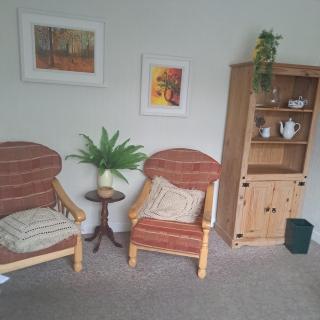 House Sleeps 2 with Garden and Parking - 4