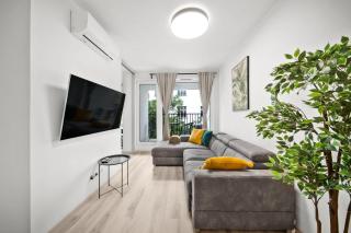 Stylish Central Flat - Balcony & Private Parking - 7