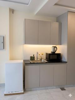 The Luxe Luxury Studio center of Gulberg - 4