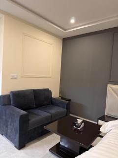 The Luxe Luxury Studio center of Gulberg - 3