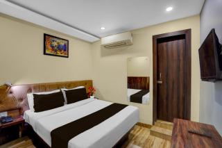 Super Townhouse Z Square Mall Formerly The Mall Road Inn - 7