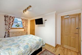 SHAH ZAKI CASA BELLA Ltd - 8