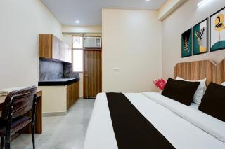 Super Townhouse Sector 18 Udhyog Vihar - 5