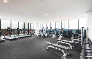 Heart of Boxhill Central Pool Sky view - 6