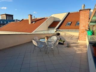 Lilla's Cozy Patio Home - 1