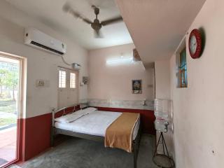 Sheshalaya AC Home Stay - 0
