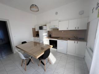 Lestanot de Balaruc - Charmant appartement de 65m2 avec 2 chambres en RDC et un jardin de 45m2 - A proximité de parkings gratuits et commerces - 7