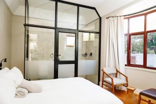 The Valley Escape - The Petite Executive Suite - 1