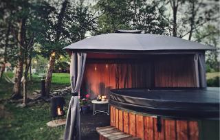 Nice Home In Orrefors With Jacuzzi - 8