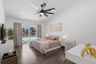 Lakefront Luxury Retreat - Heated Pool & Game Room - 7