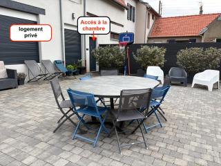 Chambre tout confort avec commodités espace repas wifi parking - 8