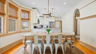 Modern Historic Charm 4br ONE Block to Beach - 2