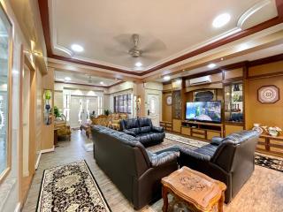 Homestay & Pool Laman Sri Aman Pontian - 9