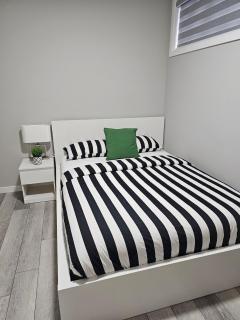 Cozy 2-Bedroom Basement Suite Your Perfect Getaway - 4