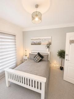 Cosy Bee - 1