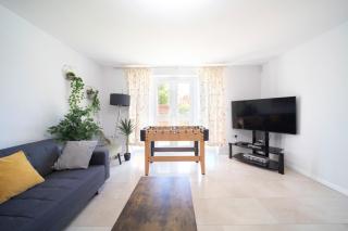 6 Bed Hse Perfect for Contractors & Large Groups - 8