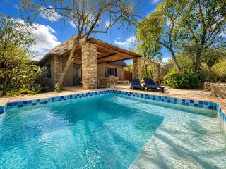 Leopard's Den Outdoor Shower Braai Pool Wildlife - 0