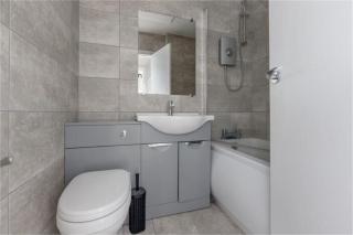 Old Town Edinburgh Apt - SuperFast WiFi - 3BR Sleeps 7 - 2