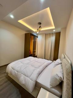 Condotel apartment, first residence for rent in Z Towers in Sheikh Zayed - 4