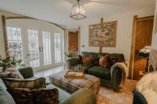 The Carriage House by Birch Stays - 4