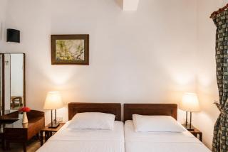 Serenity Lake Front Villa - 9