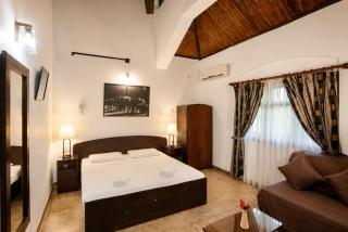 Serenity Lake Front Villa - 3