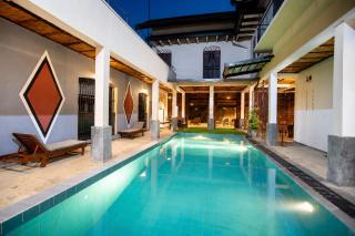 Serenity Lake Front Villa - 6