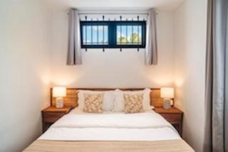 Moya Bay - 3 Bedroom Waterfront House - 7