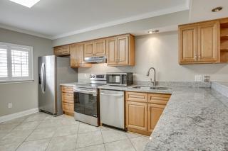 Gateway to New Orleans! Modern Condo w/ Pool - 9
