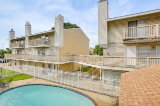 Gateway to New Orleans! Modern Condo w/ Pool - 8