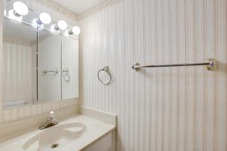 2 Mi to Lake! Townhome w/ Pool Access in Kenner - 2
