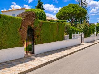 House with Garden Beach - 9