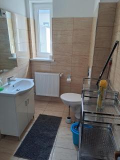 Voll ausgestattete Monteur- Ferienwohnung direkt an der Raffinerie Leuna in einer Villa mit kleinem Balkon - 9