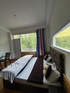 Taksh Holiday Home - 3
