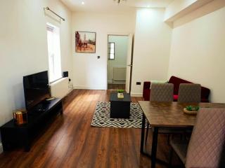 Spacious 3 Bedroom - 2 Full Bath Flat Belvedere Erith South East London - 3