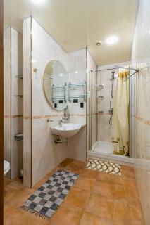 Comfortable 3-Bedroom Apartment in the Center - 5