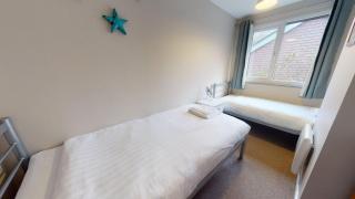45 Strawberry Hill, Tolroy Manor - 3