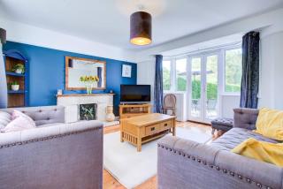 Charming 3-Bedroom Home with Large Garden - 4