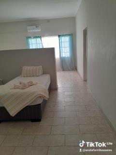 Bantu Bed and Breakfast , Bar & Grill - 5